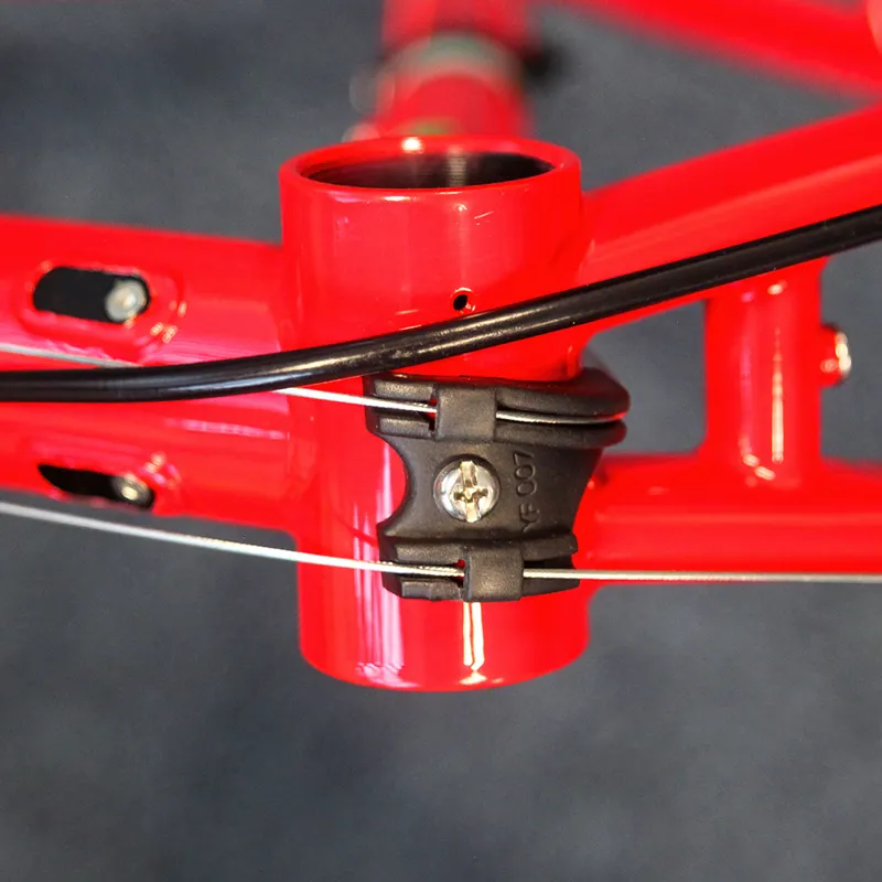 ID BB Cable Guide Black-1